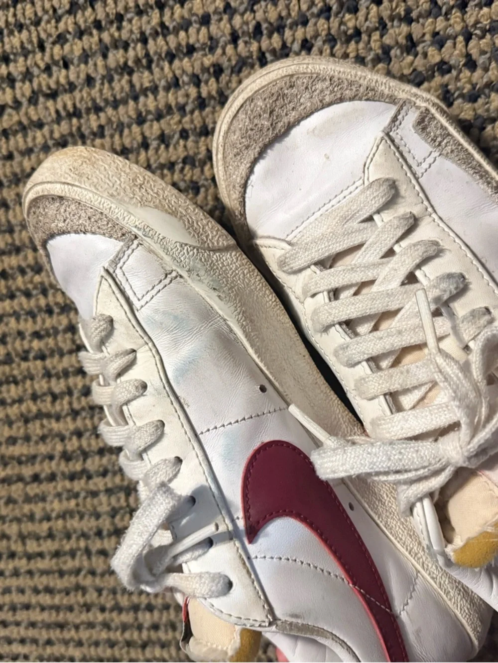 Nike Blazers Low-Top Red Swoosh - Picture 5 of 6